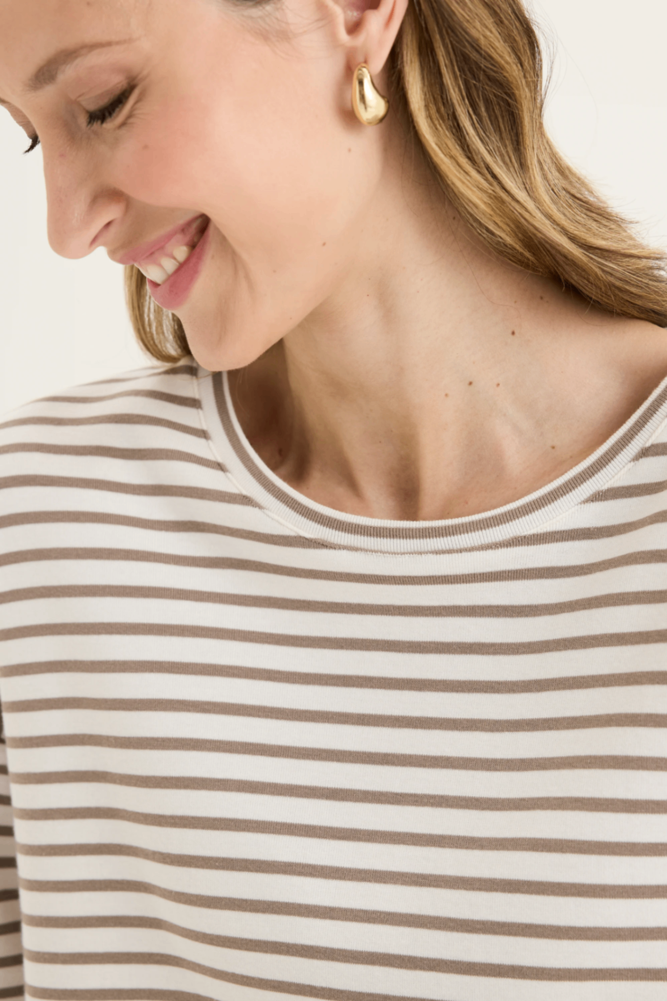 Yarra Trail - Banda Tee - Ecru/ Mocha - Image 3